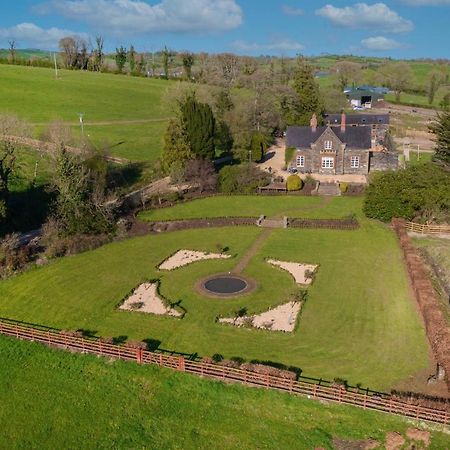 Period Coachhouse Villa Newbliss Exterior foto